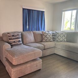Sectional Couches 