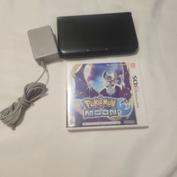 Nintendo 3DS XL with Pokémon Moon Game