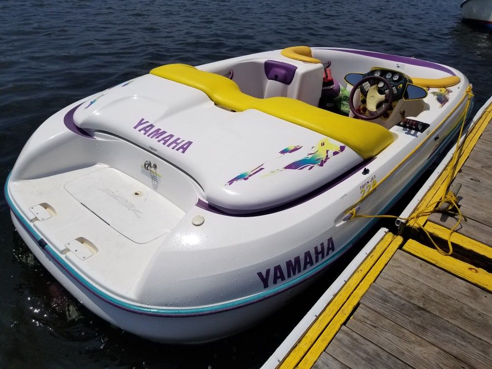 1997 Yamaha Exciter 220, fiberglass jet boat