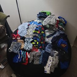 Lot of 0-3 months clothes