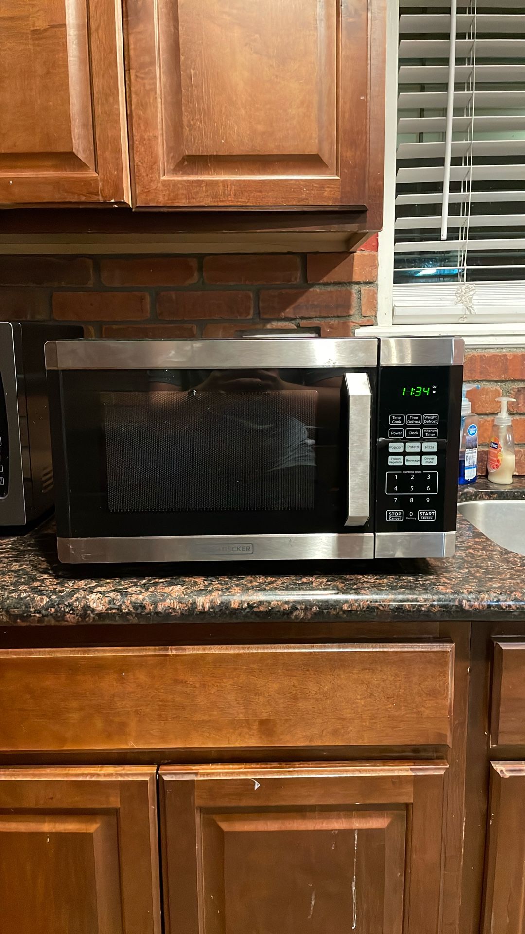 Black Decker 0.9 Cu Ft Microwave