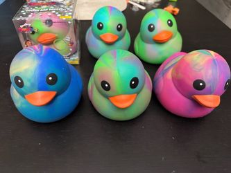 SQUEEEZY  SQUISHY DUCKS