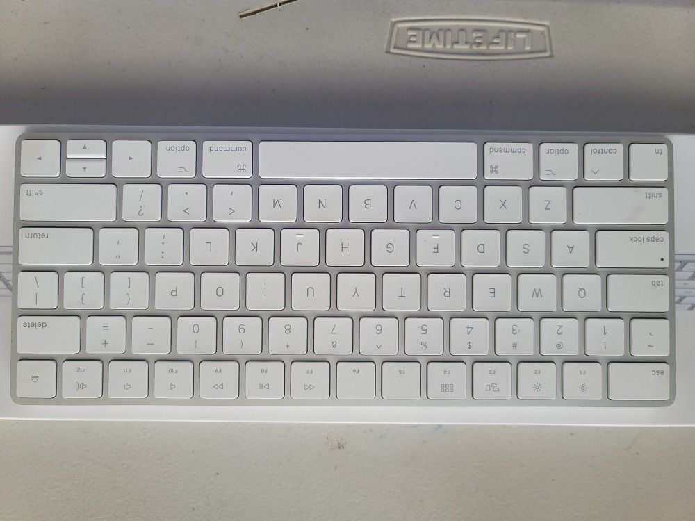 Apple Keyboard (New)