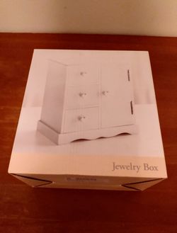 Brand NEW Girls White Wood Kohls Jewelry Box Ages 3+