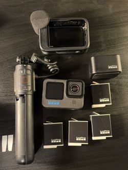 GoPro Hero 11 Creator Combo With 5 batteries And Volta grip