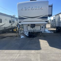 Arcadia 32 Ft