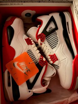 Size 8.5 DS Fire Red 4’s