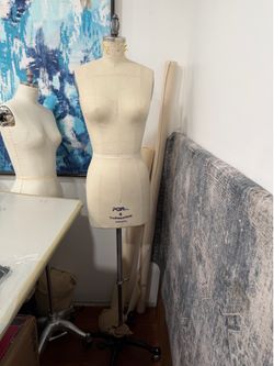 Size 6 pgm dress form