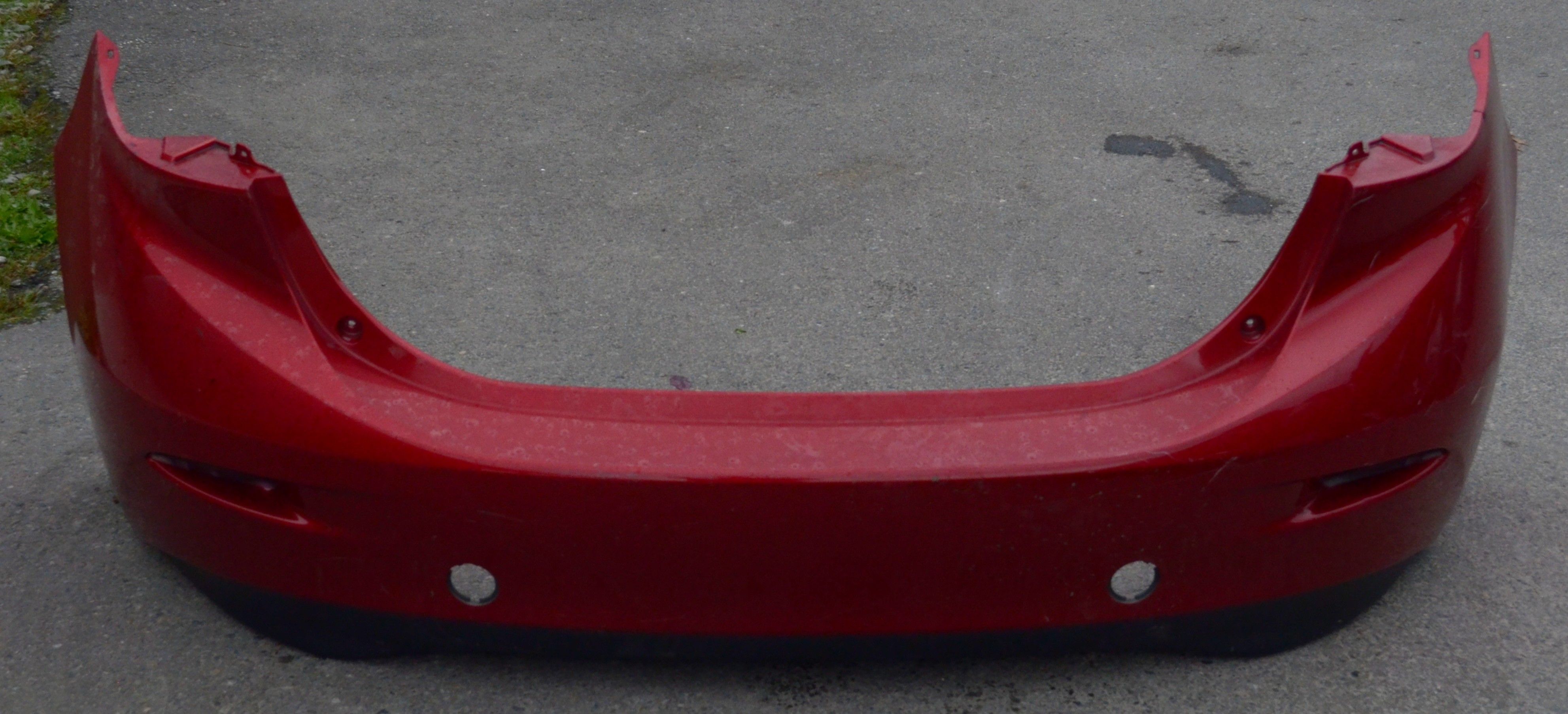 USED REF#U0372 || 2014-2018 MAZDA 3 || REAR BUMPER COVER ONLY