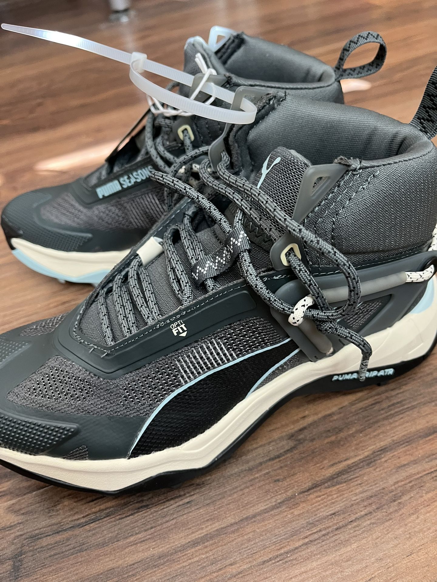 New Women puma Hiking Boots New Never Worn Size6.6 & 10