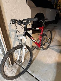 KHS XC 104 Mountain Bike