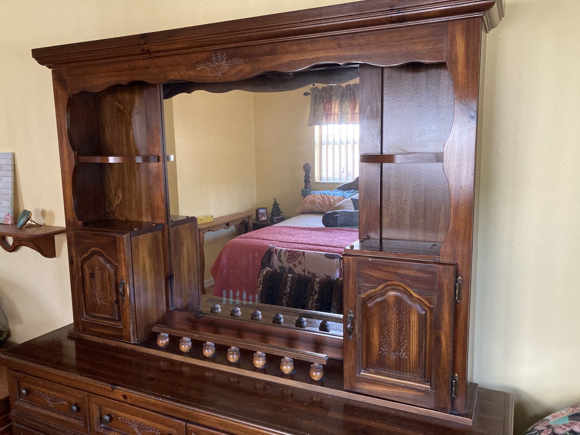 Hutch - FREE!! for dresser - Solid Wood