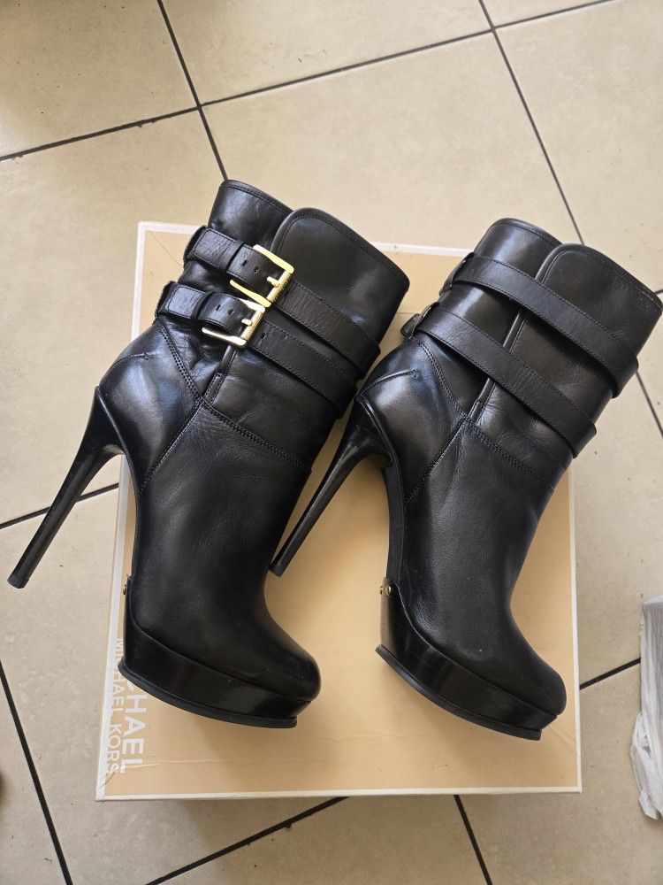 BOOT MICHAEL KORS 6.5