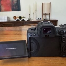 Canon, EOS R5, Black, 3.84 By 5.45