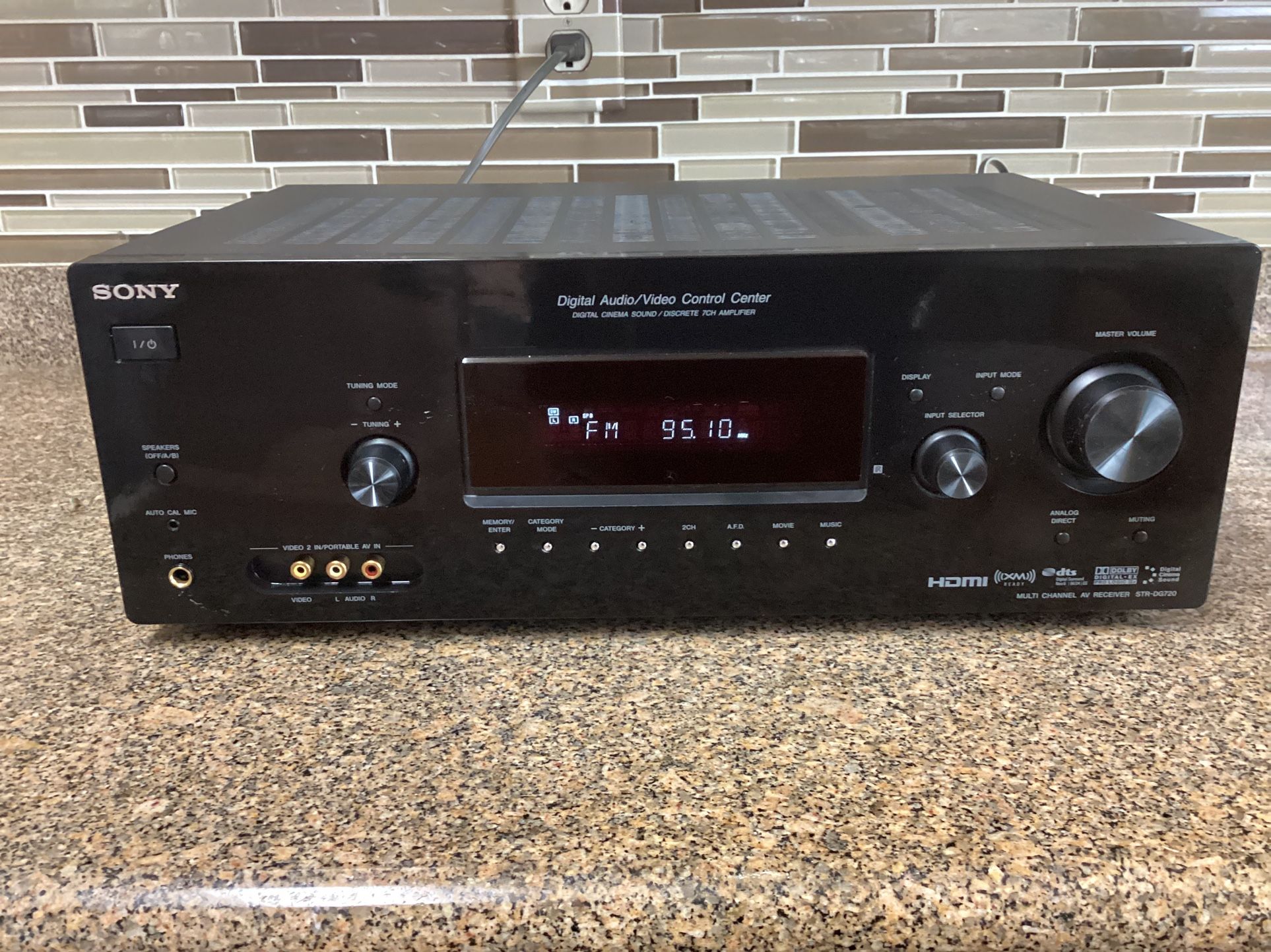 A/V Receiver (7.1 Channel)-SONY. (G)