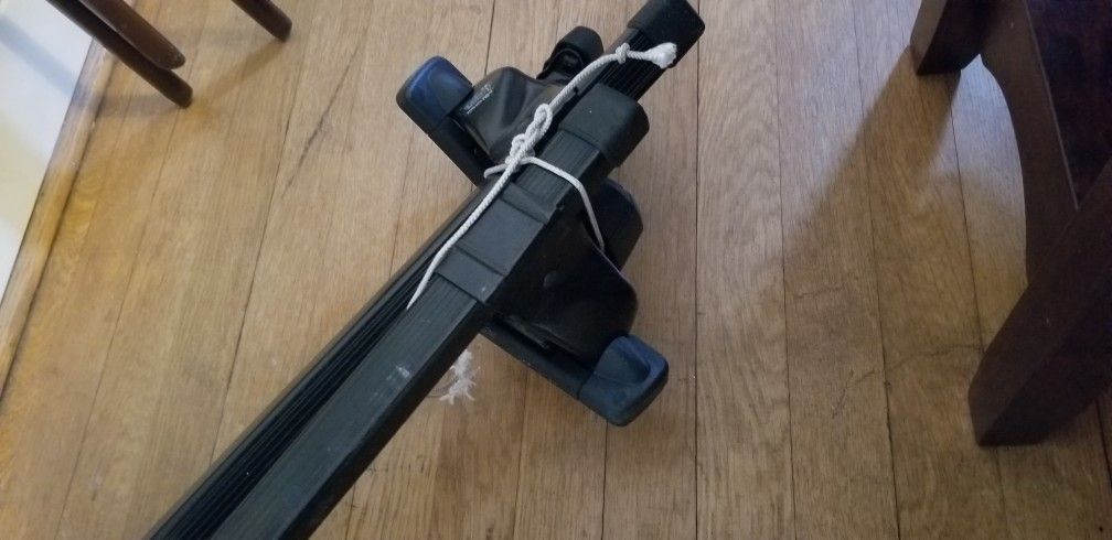 CAR MATE CAR ROOF RACK / SKI WITH KEYS
