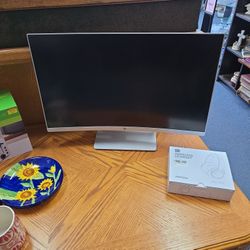 HP 27in . Curved Monitor 