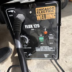 Chicago Electric Flux 125 Welder