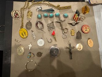 Lot of 35 pieces of vintage catholic jewelry, some vintage pins, turquoise and earrings
