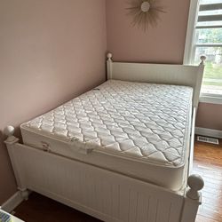 Full Simmons Hollydale mattress set with box spring 