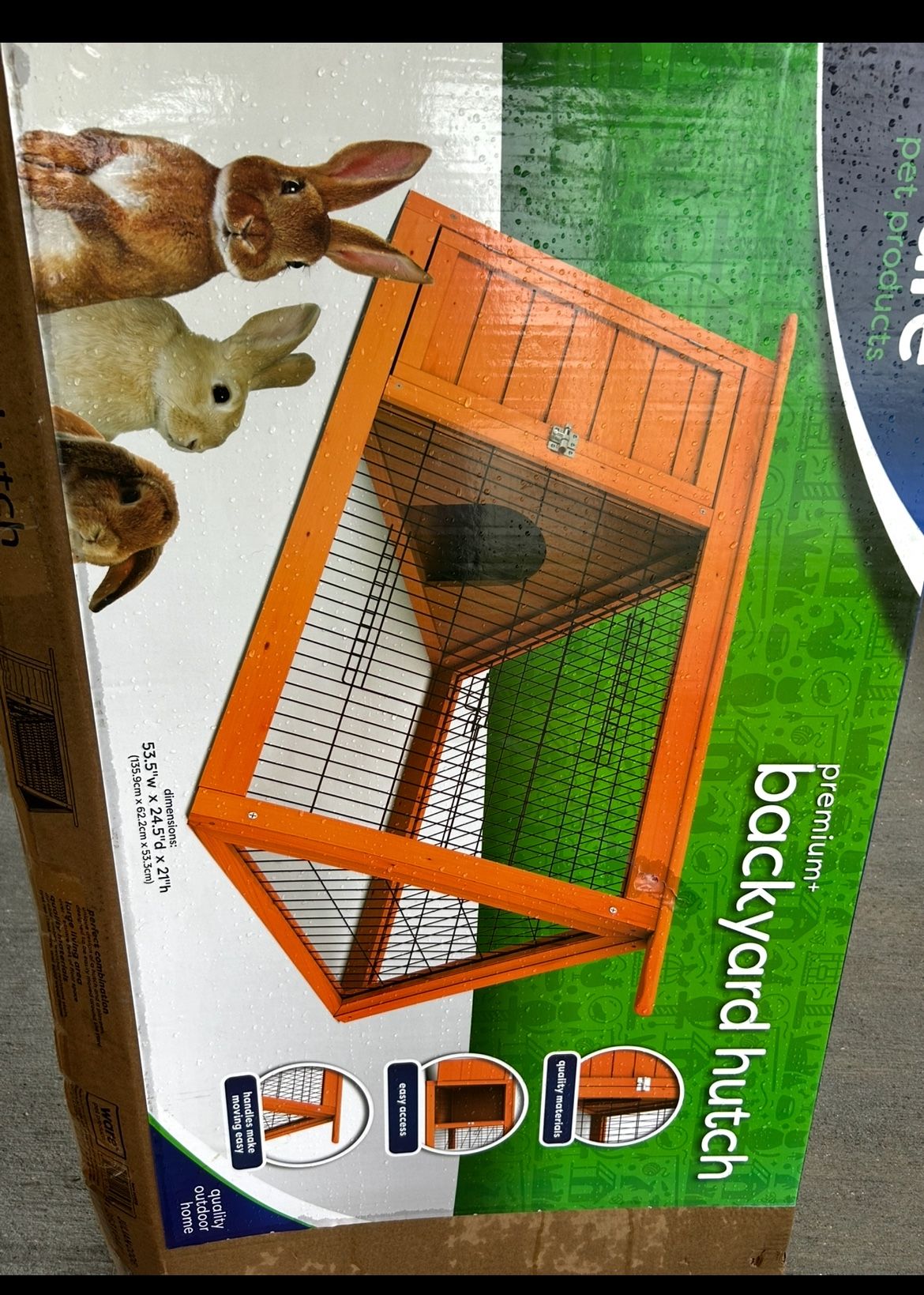 Backyard rabbit hutch