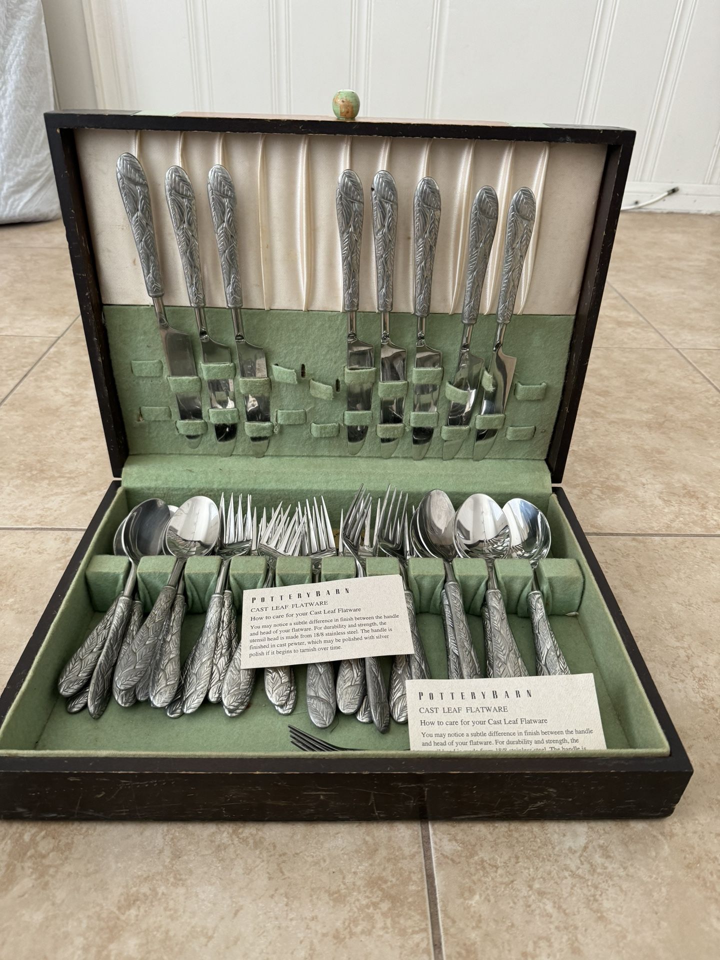Pottery Barn Cast Leaf (Pewter)Flatware