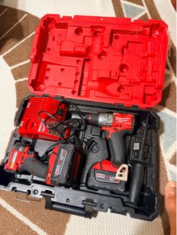 Milwaukee m18 drill and impact driver combo kit
