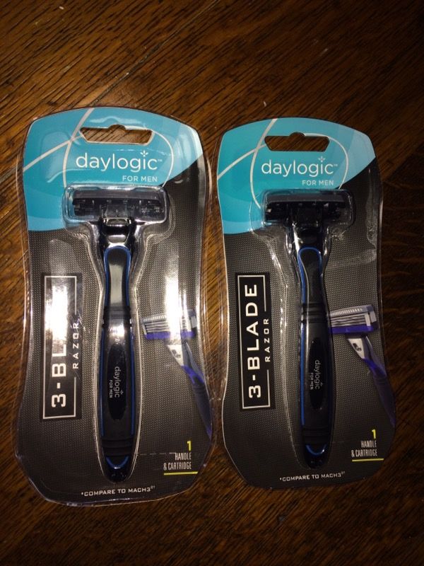 2 - DAYLOGIC FOR MEN RAZOR