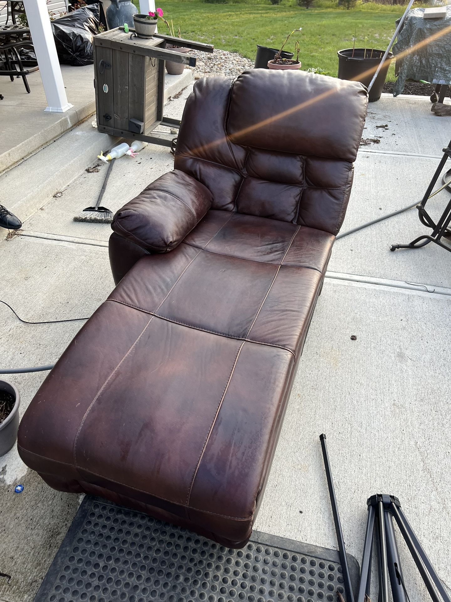 Power Reclining Lounge Chair