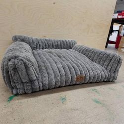 Cute Cat / Dog Pet Couch Bed in Premium Plush Faux Fur Medium in Gray