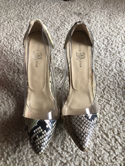 Beautiful shoes Runway Fever 7 1/2 Brand new with box