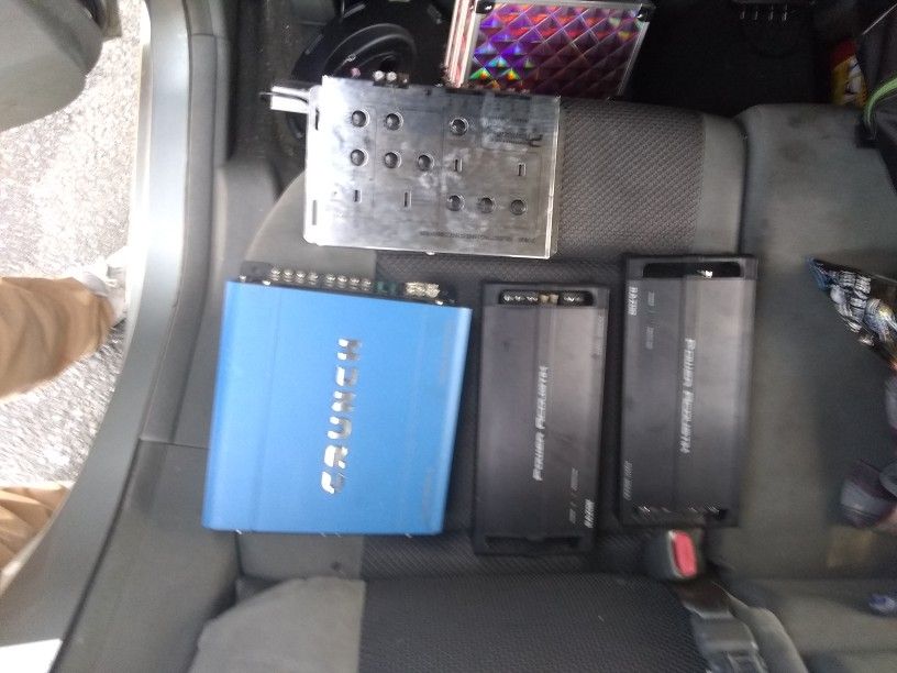 Brand New 2500 Watt Razor Amps Crunch Amp Eq