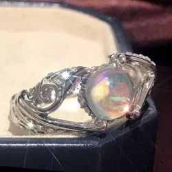 Sterling Silver And Moonstone Ring 