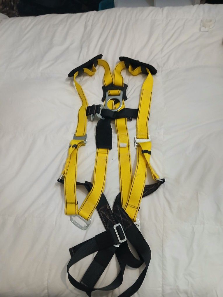 GUARDIAN FALL PROTECTION HARNESS