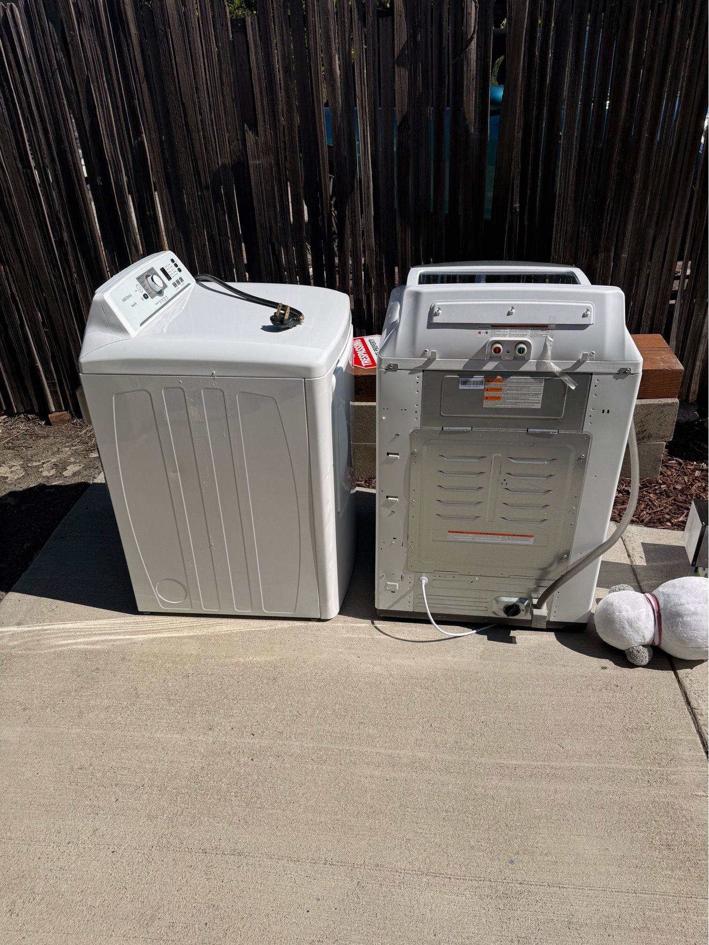 Insignia washer and dryer set like new