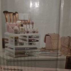 Brand New Make Up Organizer 