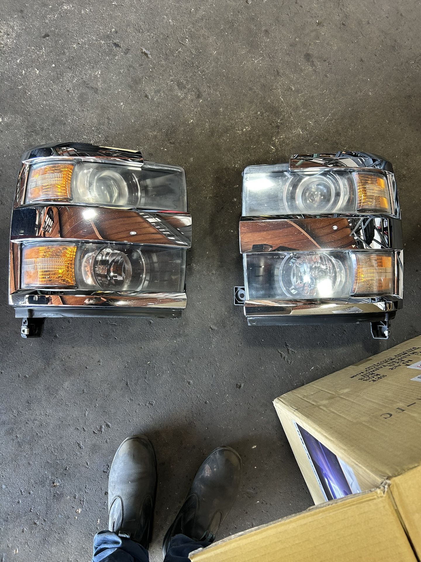 2016 Chevrolet Silverado 2500 HD head Light Assemblies