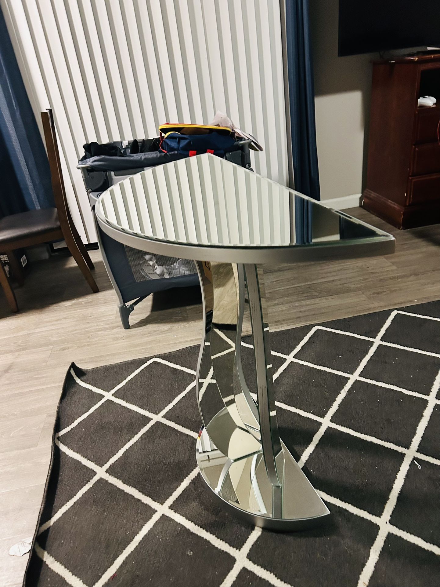 Glass And Mirror Table 