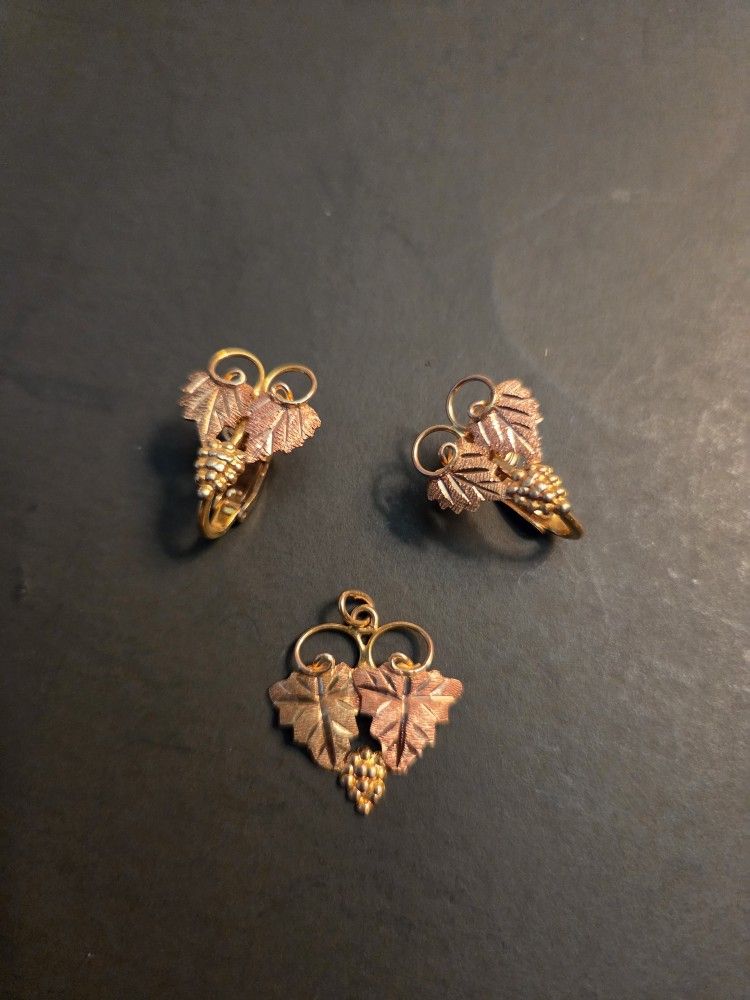 Landsrtrom's Black Hills Gold Grapes Leaf Pendant and Earrings