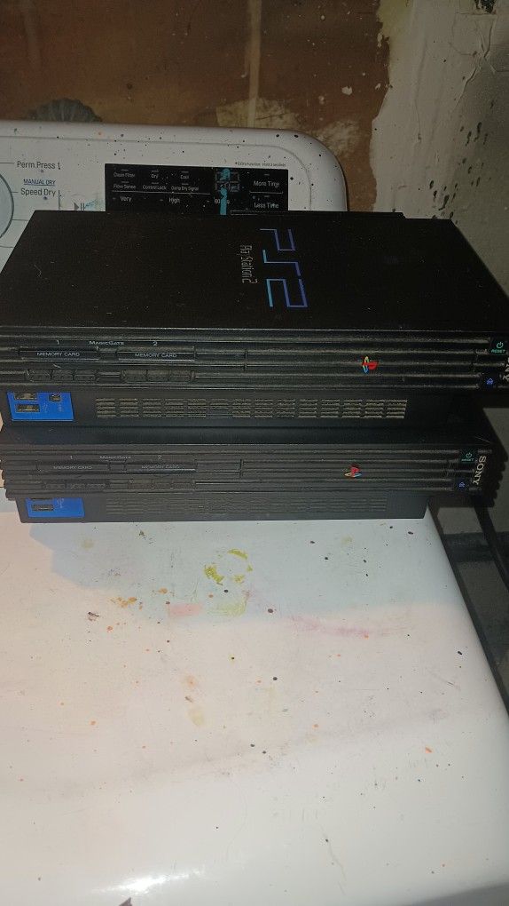 PS2 GAME CONSOLES  4 SALE *GOOD CONDITION*