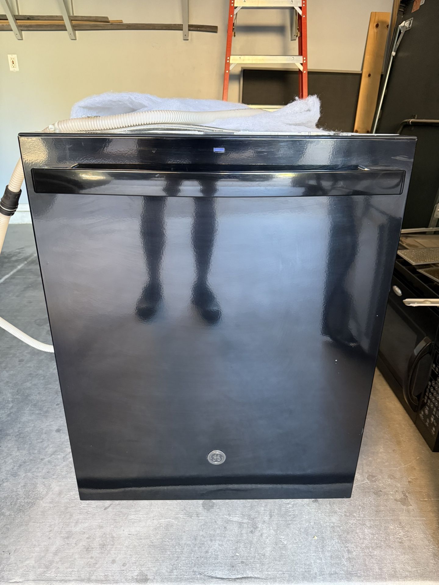 Gently Used GE Dishwasher! Black! 