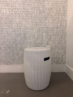 Side table white
