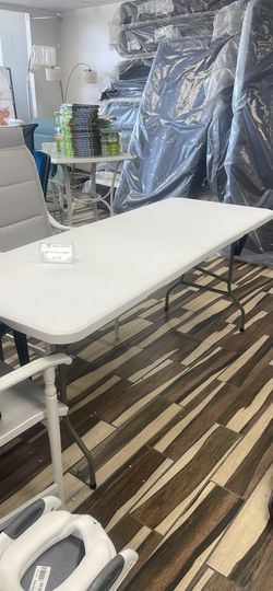 6ft Folding table