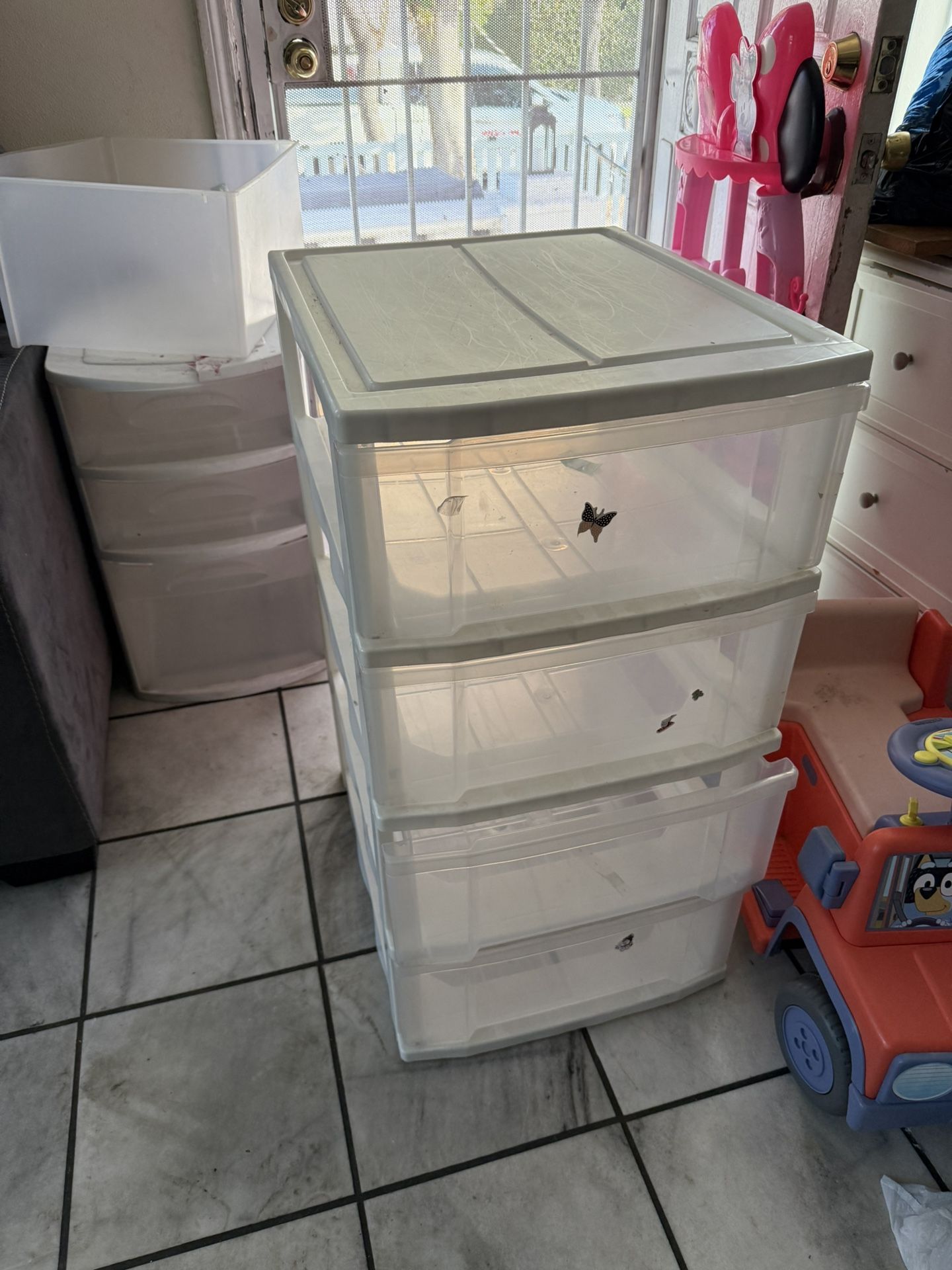Free Free Toys, Drawers, Clothes Ect