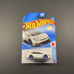 HOT WHEELS/TOYOTA PRIUS CUSTOM**READ DESCRIPTION 