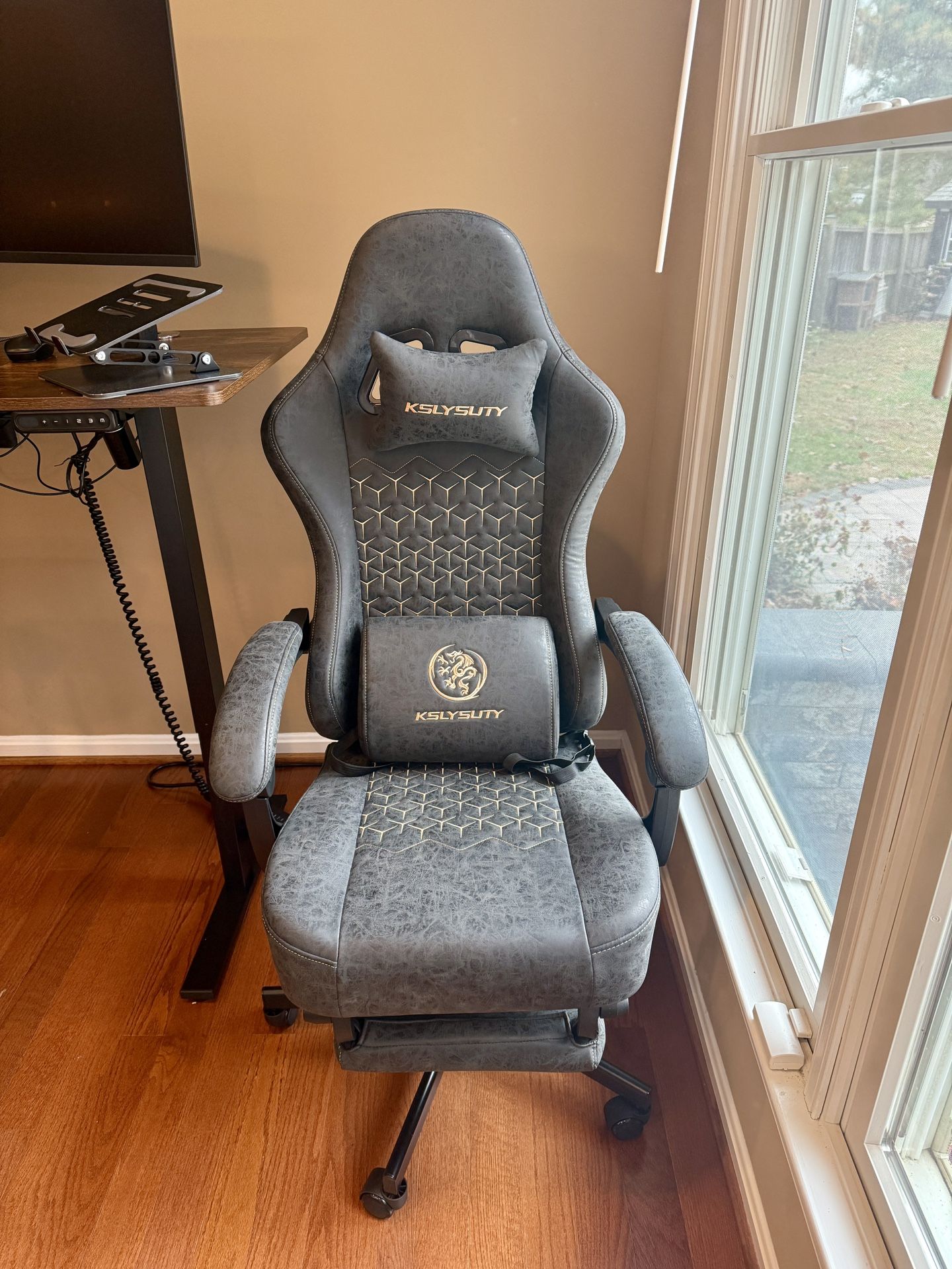 SOLD: KSLYSUTY Ergonomic Office/Gaming Chair