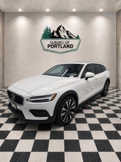 2022 Volvo V60 Cross Country