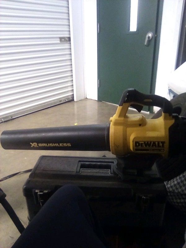 DeWalt Blower