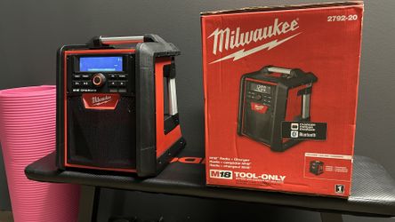 Milwaukee M18 Bluetooth Jobsite Speaker,