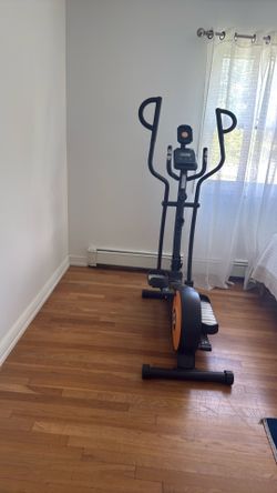 Pooboo E39906 Elliptical Machine – Like New – Bluetooth, 16 Resistance Levels